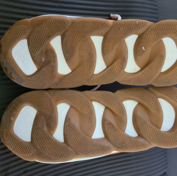 Versace Sneakers - Picture 6 of 6